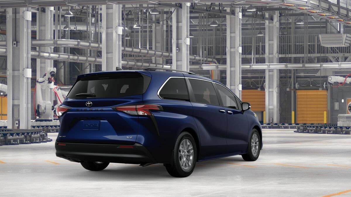 New 2026 Toyota Sienna XLE AWD/4WD image 9