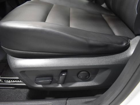 Certified 2021 Nissan Rogue SV w/ Premium Package AWD/4WD image 17
