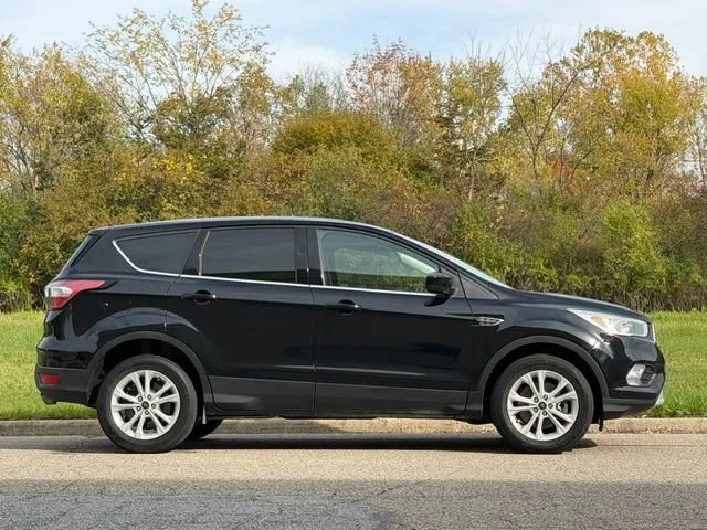 Used 2017 Ford Escape SE w/ SE Cold Weather Package AWD/4WD image 32