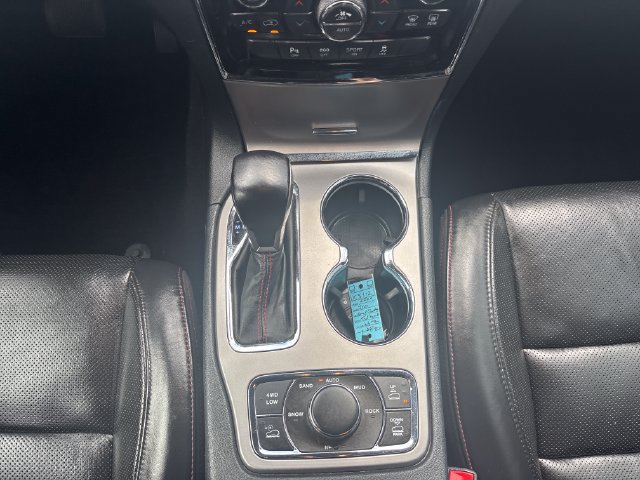 Used 2020 Jeep Grand Cherokee Trailhawk w/ Trailhawk Luxury Group AWD/4WD image 15