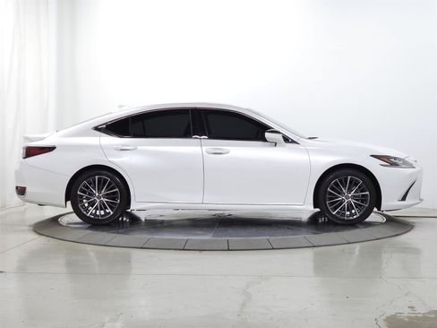 Certified 2025 Lexus ES 300h w/ Premium Package FWD image 11