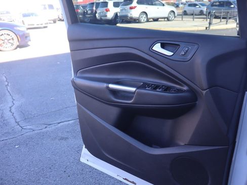 Used 2017 Ford Escape SE w/ Equipment Group 201A image 21