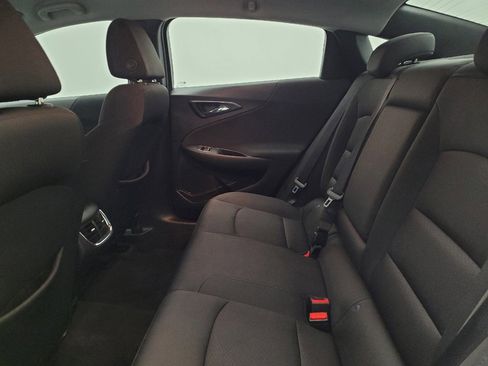 Used 2018 Chevrolet Malibu LT image 18