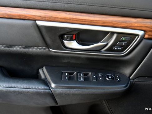 Used 2018 Honda CR-V Touring image 7