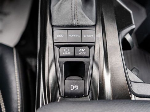 Used 2025 Toyota Camry SE image 26