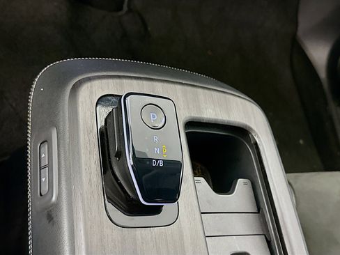 Used 2023 Nissan Ariya AWD image 25