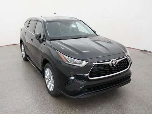 New 2026 Toyota Highlander Limited image 82
