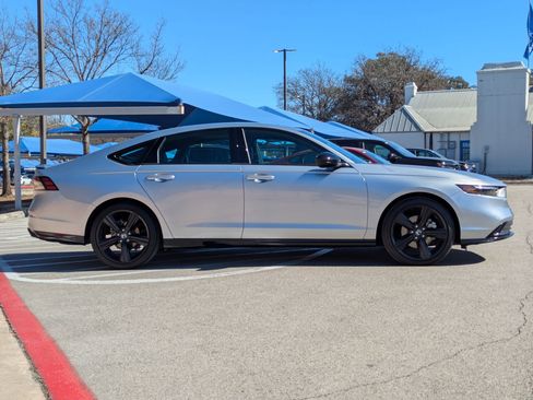 Used 2025 Honda Accord Sport image 2