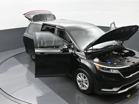 Used 2023 Kia Carnival LX FWD image 46