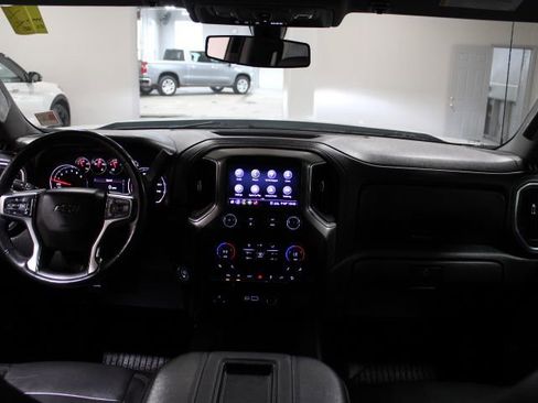 Used 2020 Chevrolet Silverado 1500 RST image 2