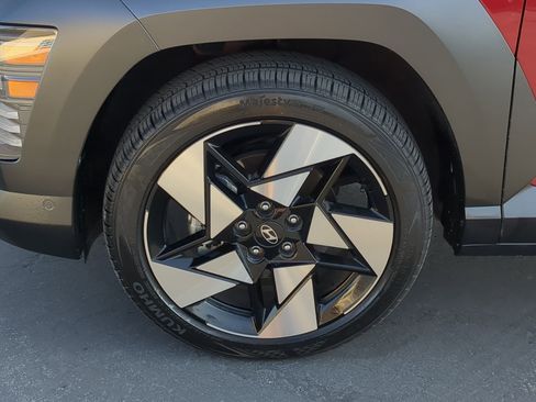 Used 2024 Hyundai Kona Limited image 13