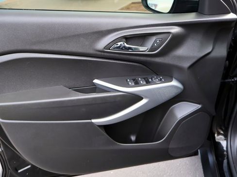 Used 2024 Chevrolet Trax RS image 25