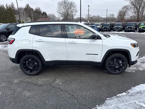 New 2026 Jeep Compass Latitude image 7