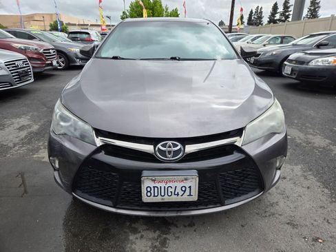 Used 2016 Toyota Camry SE image 6