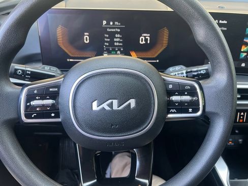 Used 2025 Kia Sorento LX FWD image 57