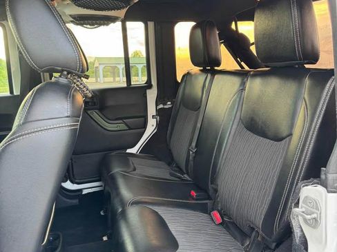 Used 2015 Jeep Wrangler Unlimited Sport AWD/4WD image 7