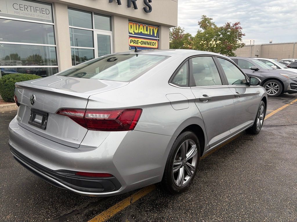Used 2023 Volkswagen Jetta SE FWD image 8