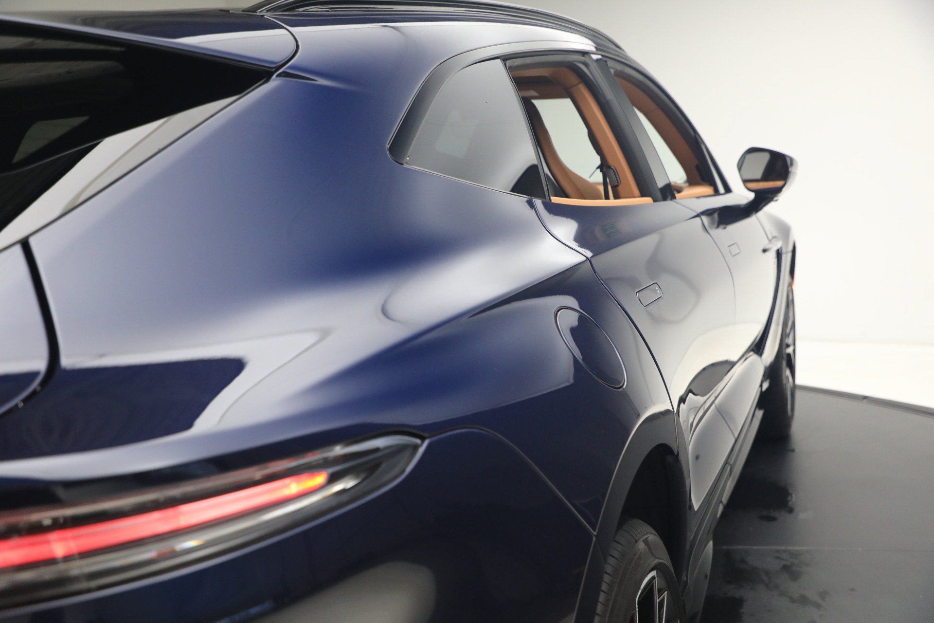 Used 2026 Aston Martin DBX S AWD/4WD image 32