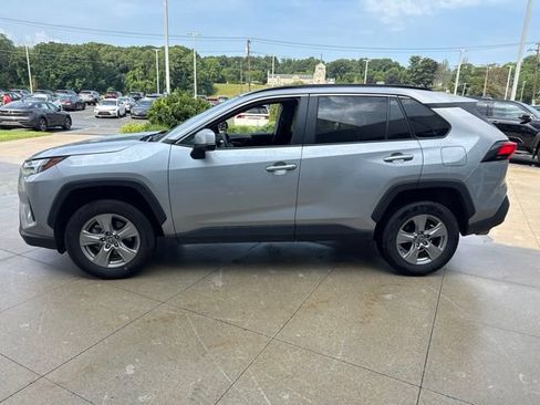 Used 2025 Toyota RAV4 XLE AWD/4WD image 4