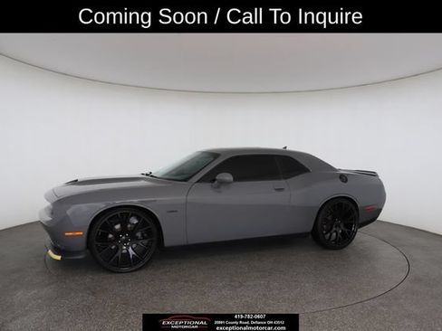 Used 2019 Dodge Challenger R/T w/ Blacktop Package RWD image 5