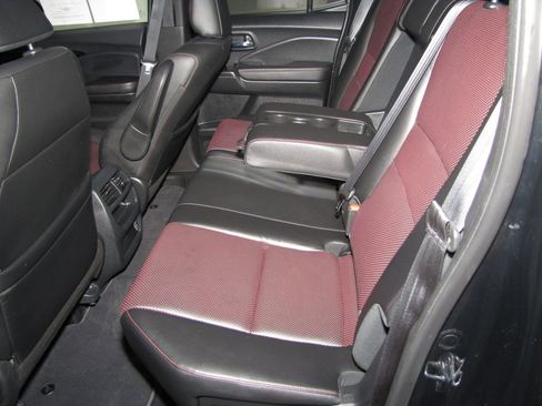 Used 2023 Honda Ridgeline Black Edition image 13
