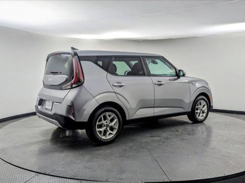 Used 2023 Kia Soul LX w/ Option Group 015 image 6