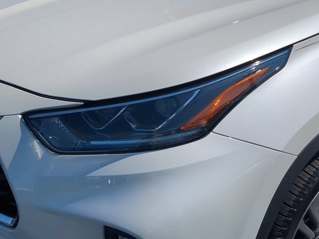 Used 2020 Toyota Highlander Platinum FWD image 10