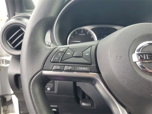 Used 2020 Nissan Kicks S image 16