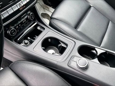 Certified 2019 Mercedes-Benz GLA 250 4MATIC image 21