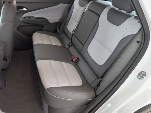 Used 2022 Chevrolet Bolt EUV Premier w/ Launch Edition image 18