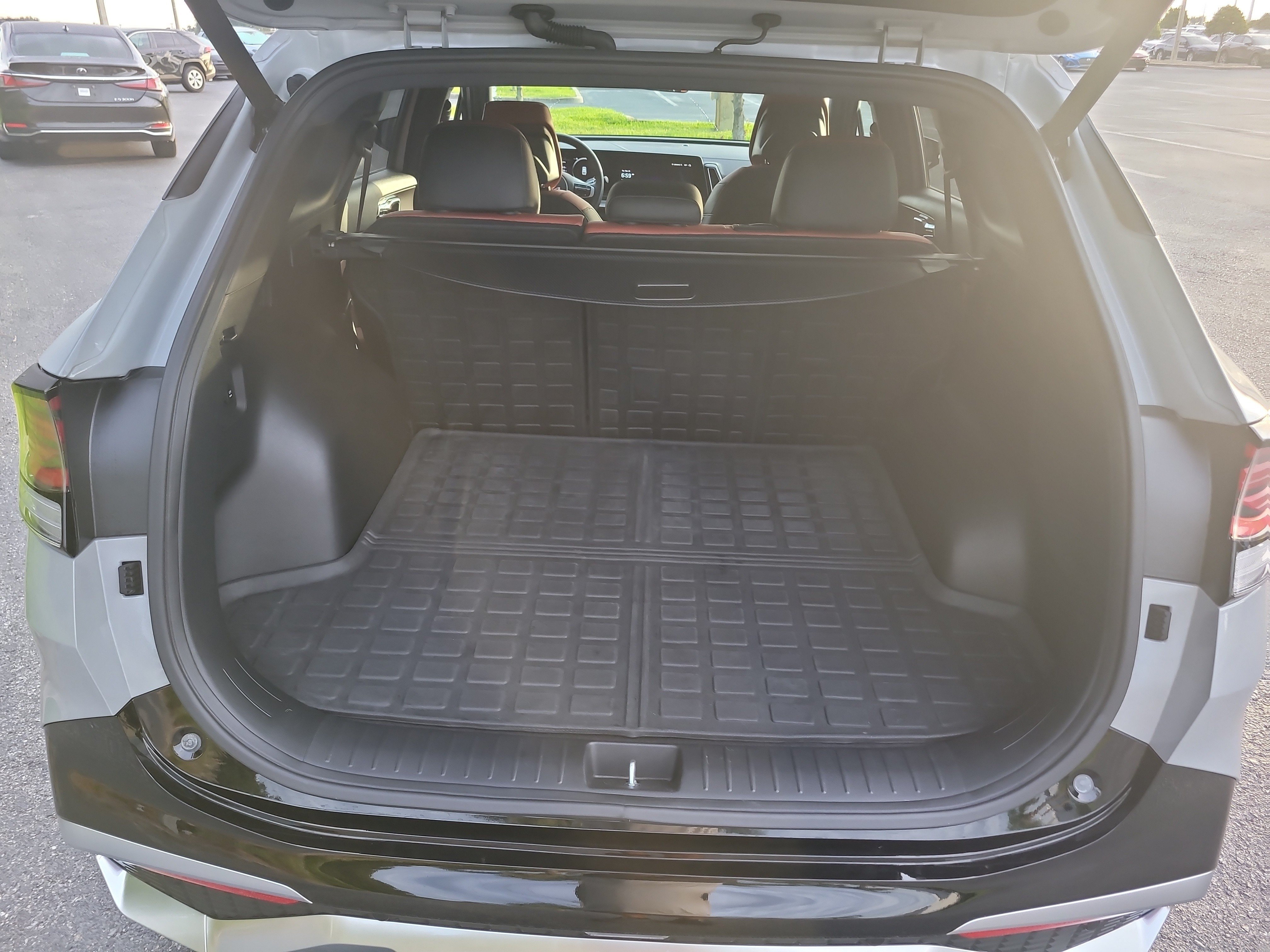 Used 2025 Kia Sportage SX FWD image 11