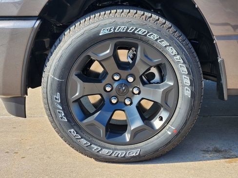 New 2026 RAM 1500 Express AWD/4WD image 11