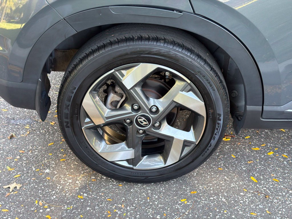 Certified 2024 Hyundai Venue Limited FWD image 7