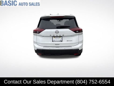 Used 2024 Nissan Rogue SV w/ SV Premium Package image 7