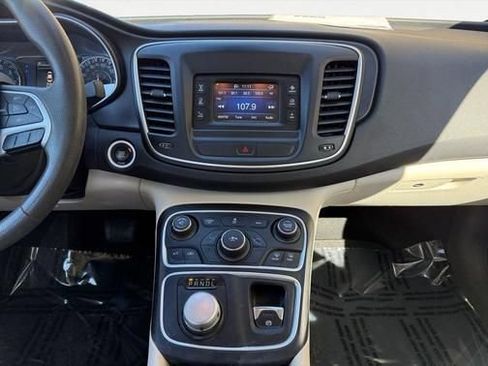 Used 2015 Chrysler 200 Limited FWD image 11