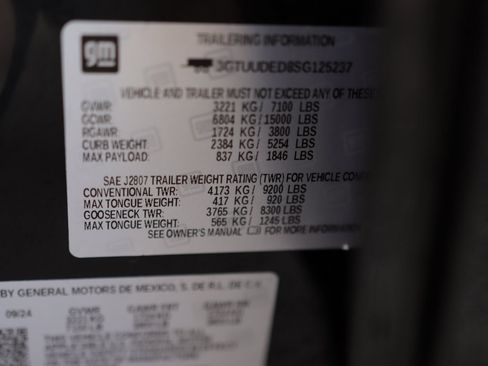 Used 2025 GMC Sierra 1500 SLT image 40