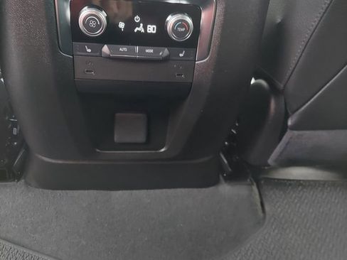 Used 2025 GMC Yukon XL Denali image 21