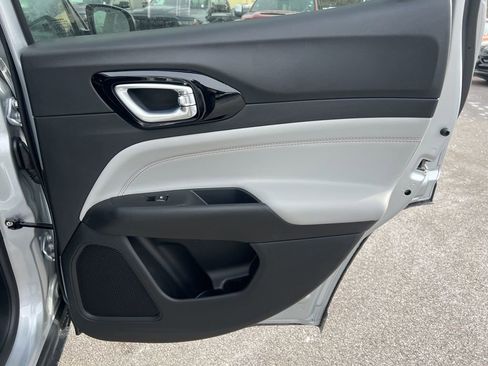 New 2026 Jeep Compass Limited image 12