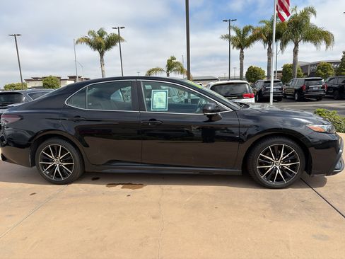 Used 2023 Toyota Camry SE FWD image 4