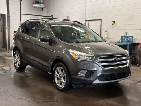 Used 2017 Ford Escape SE FWD image 6