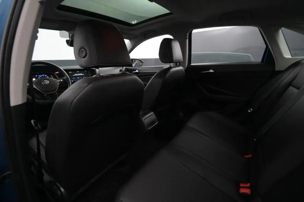 Used 2019 Volkswagen Jetta SEL FWD image 40