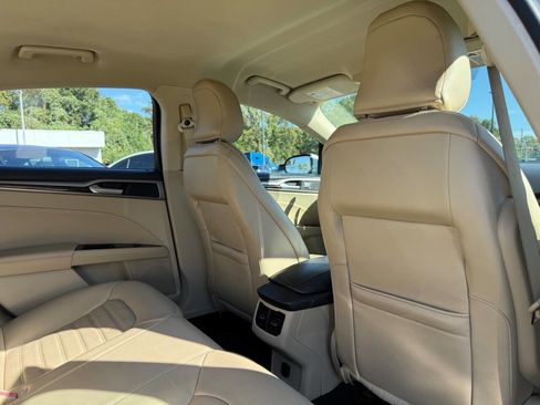 Used 2015 Ford Fusion SE w/ Equipment Group 202A image 14