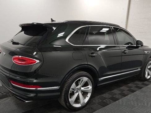 Used 2021 Bentley Bentayga AWD/4WD image 2