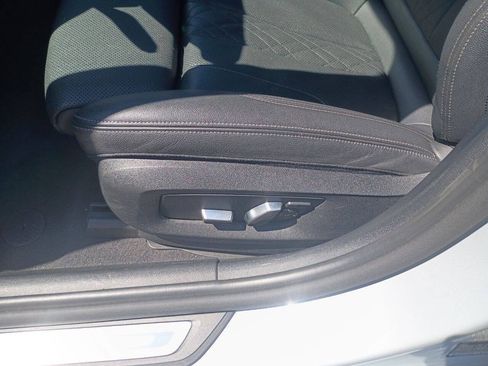 Used 2021 BMW 530i RWD image 12