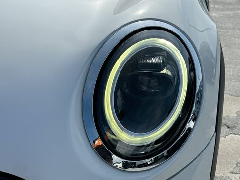 Used 2024 MINI Cooper 2-Door Hardtop FWD image 30