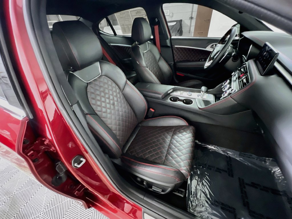 Used 2022 Genesis G70 3.3T RWD image 28