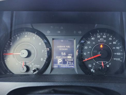 Used 2015 Toyota Sienna LE image 21