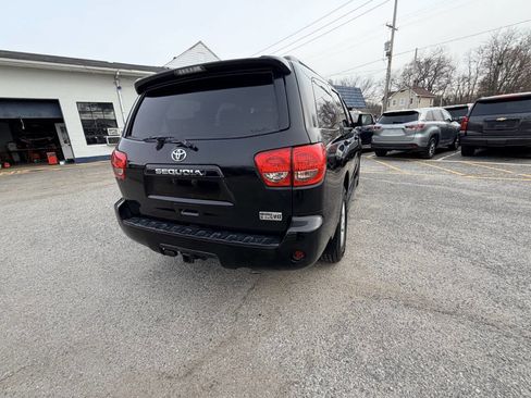 Used 2013 Toyota Sequoia SR5 w/ Premium Pkg image 13