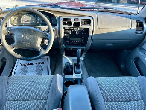 Used 2002 Toyota 4Runner SR5 image 20