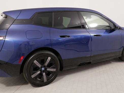 Used 2024 BMW iX xDrive50 w/ Premium Package image 11